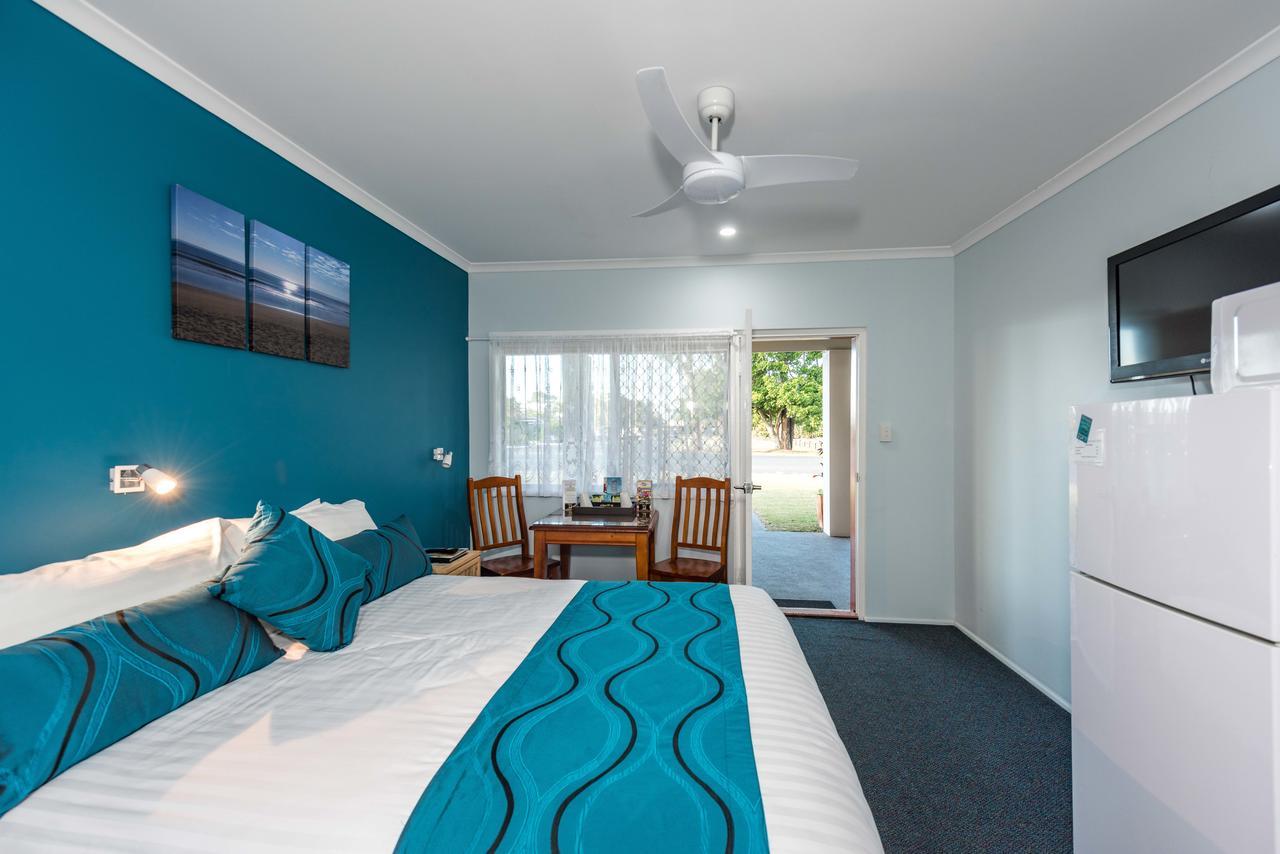 Moore Park Beach Inn Bundaberg Exterior photo