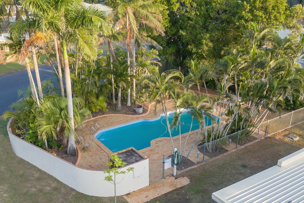 Moore Park Beach Inn Bundaberg Exterior photo